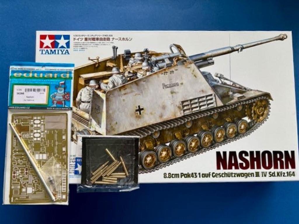 Tamiya	35335	German Nashorn 	1/35 incl EDU PE & alu loop, Tank, Verzenden, 1:32 tot 1:50, Nieuw