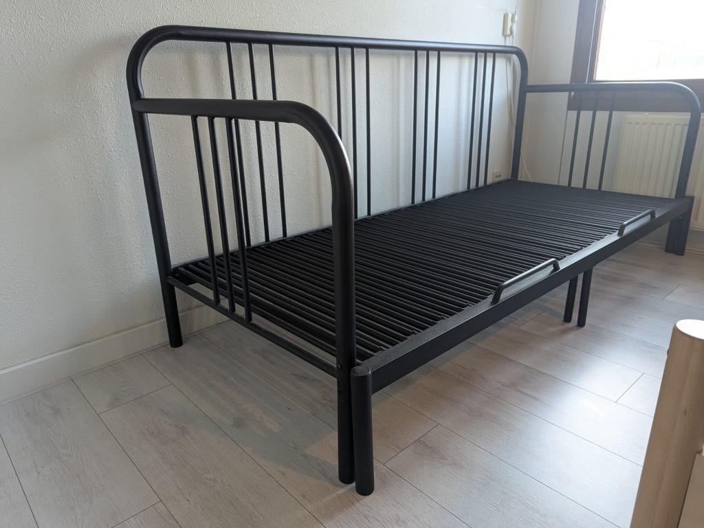 IKEA FYRESDAL slaapbank frame – zwart – €120, Huis en Inrichting, Slaapkamer | Slaapbanken, Zo goed als nieuw, 160 cm, 200 cm