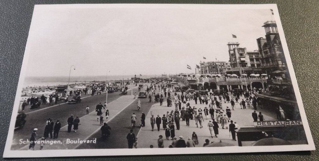 Scheveningen - Wandelen op de Boulevard - KDh02, Verzamelen, Verzenden, 1920 tot 1940, Gelopen, Zuid-Holland