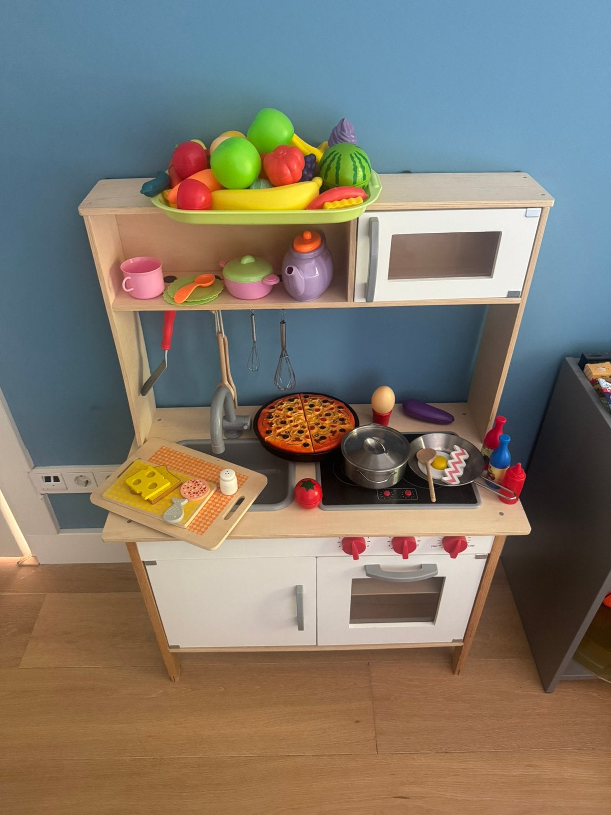 Speelkeukentje met veel accessoires, Kinderen en Baby's, Speelgoed | Speelkeukens, Ophalen, Gebruikt, Hout, Speelkeuken