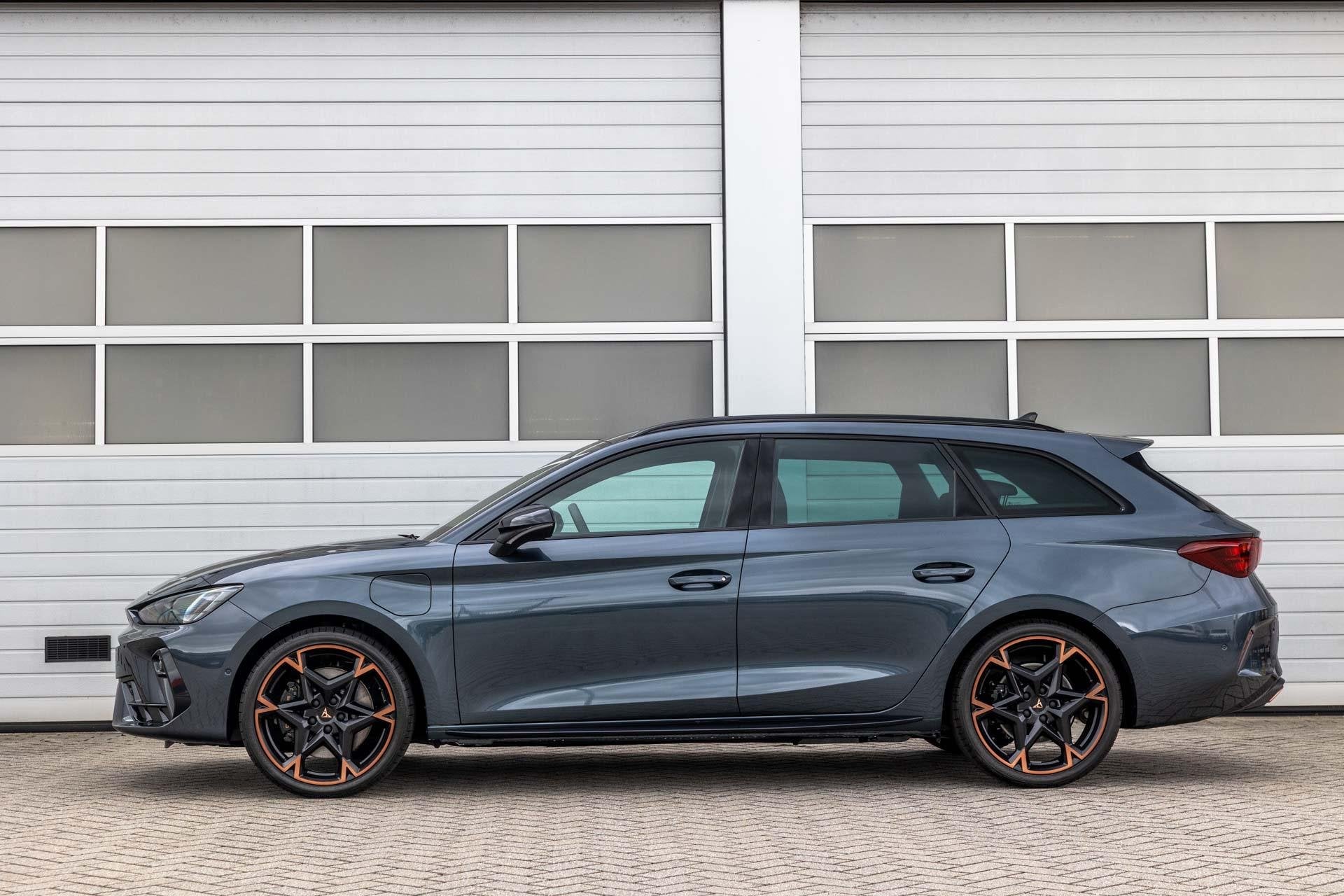 Foto 11 van CUPRA Leon Sportstourer 1.5 TSI e-Hybrid 272pk VZ Performanc