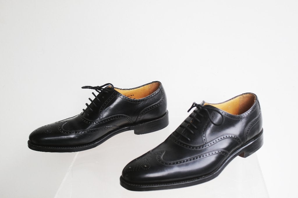 Nieuw! Britse Loake Savoy zwarte brogues maat 6 = maat 40, Zwart, Nieuw, Ophalen of Verzenden, Loake