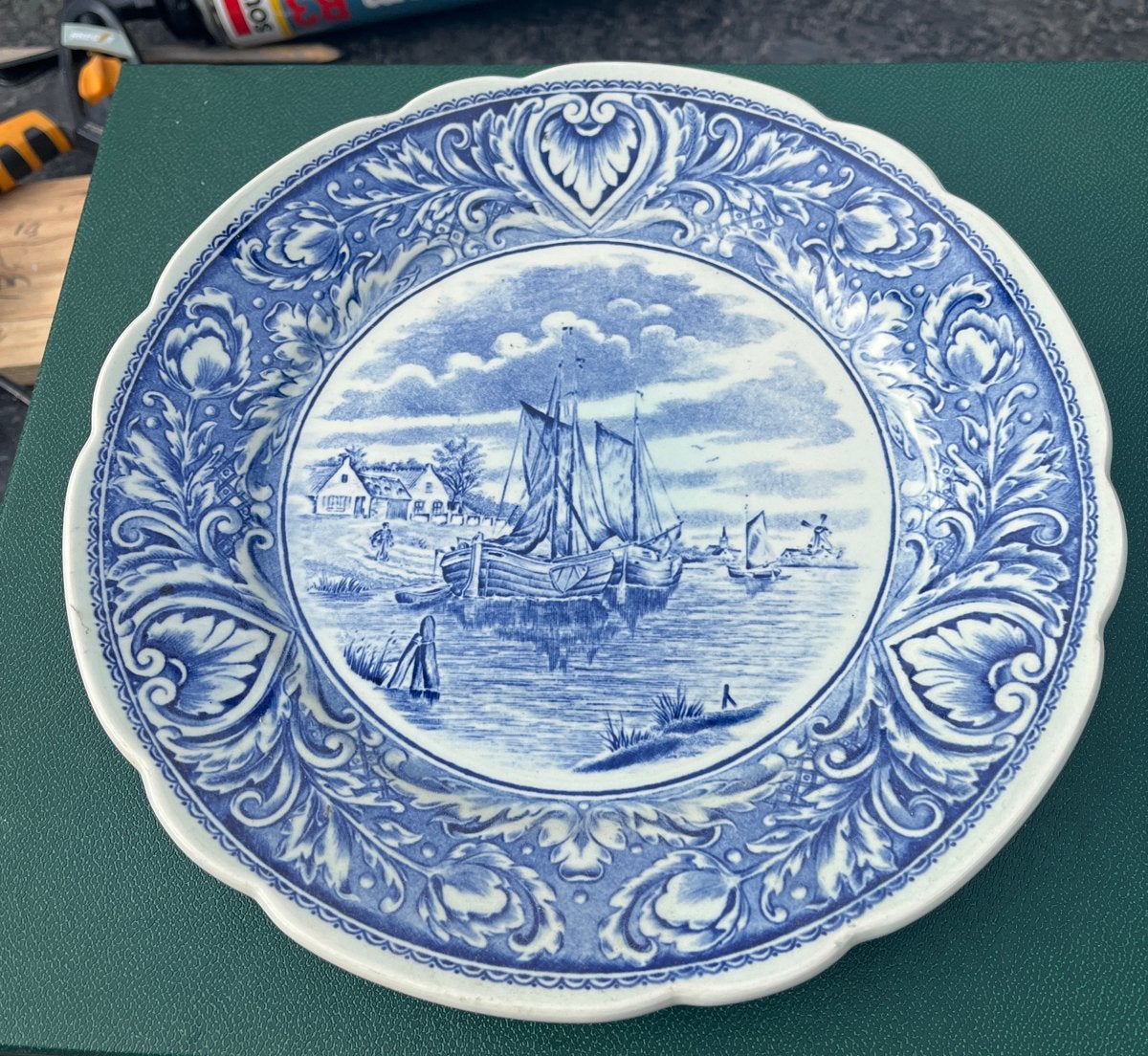 Antiek Delfts Blauw Boch wandbord met schepen, Antiek en Kunst, Ophalen of Verzenden