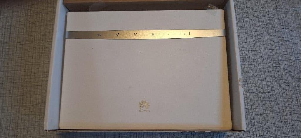 Huawei B525 4G+ Mobiele Internet Router, Computers en Software, Routers en Modems, Ophalen, Zo goed als nieuw, Router, Hawei