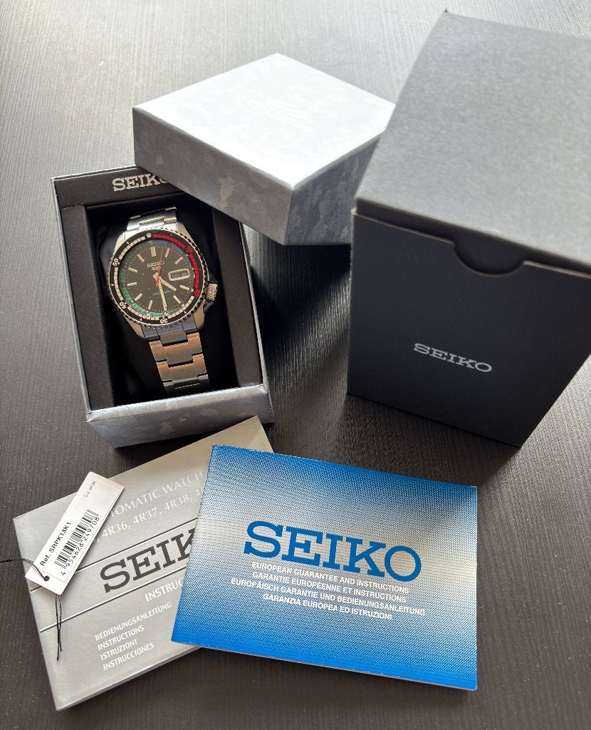 Seiko 5 Sports SRPK13K1, Staal, Polshorloge, Ophalen of Verzenden, Zo goed als nieuw