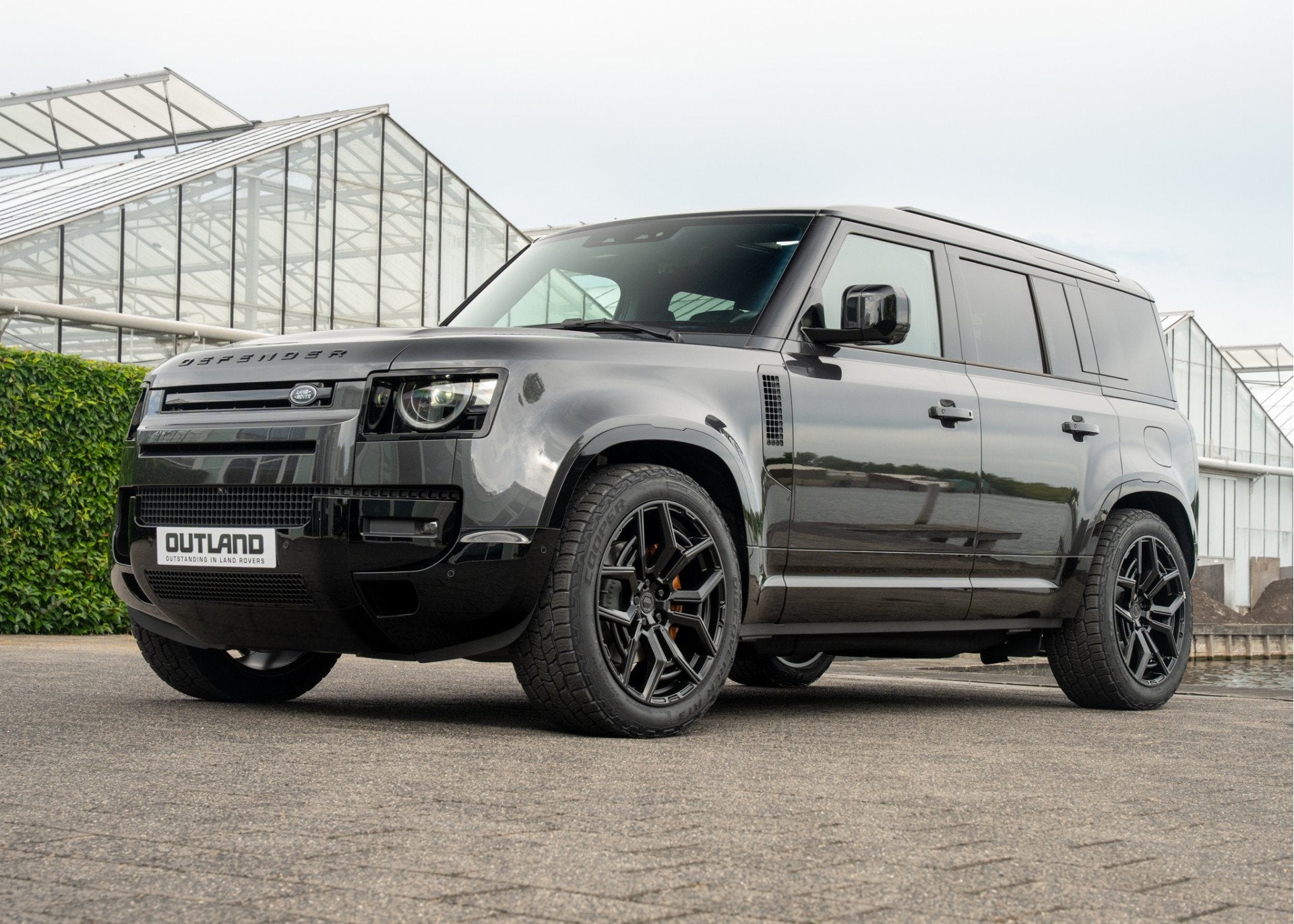 Land Rover Defender 110 P300e 110 X-Dynamic HSE | Full Optio, Auto's, Land Rover, Automaat, Gebruikt, Zwart, 4 cilinders