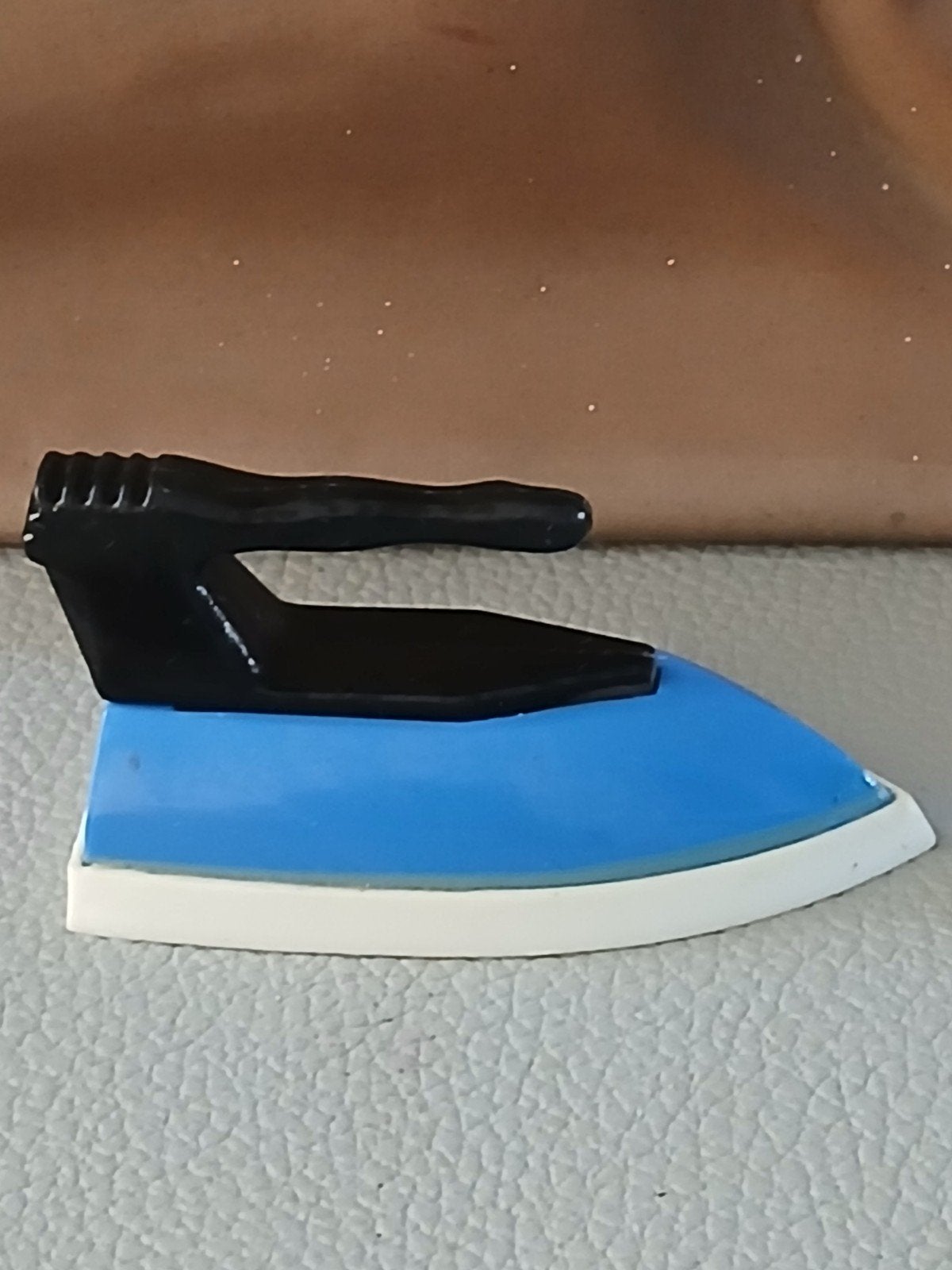 Vintage puntenslijper, vorm van blauw strijkijzer, Ophalen of Verzenden, Zo goed als nieuw