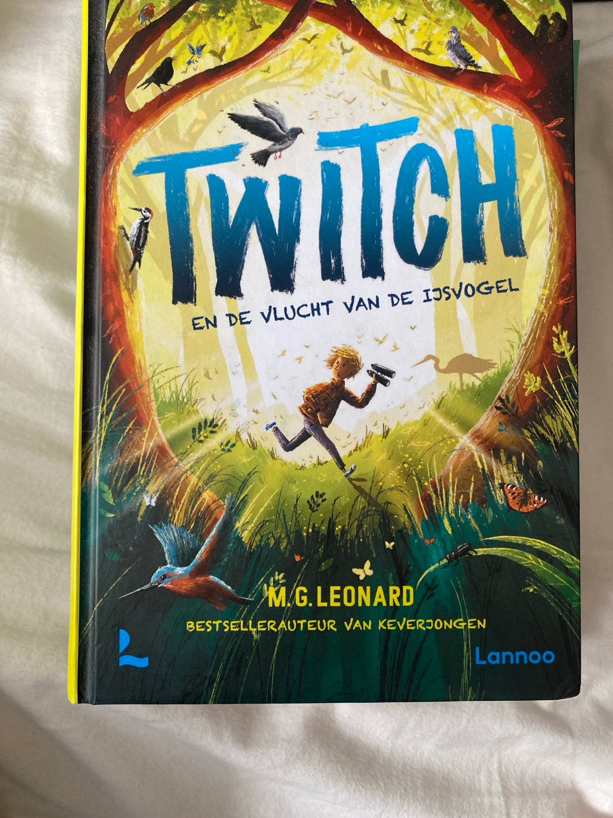 Twitch en de vlucht van de ijsvogel - M.G. Leonard, Ophalen of Verzenden, Zo goed als nieuw, Fictie