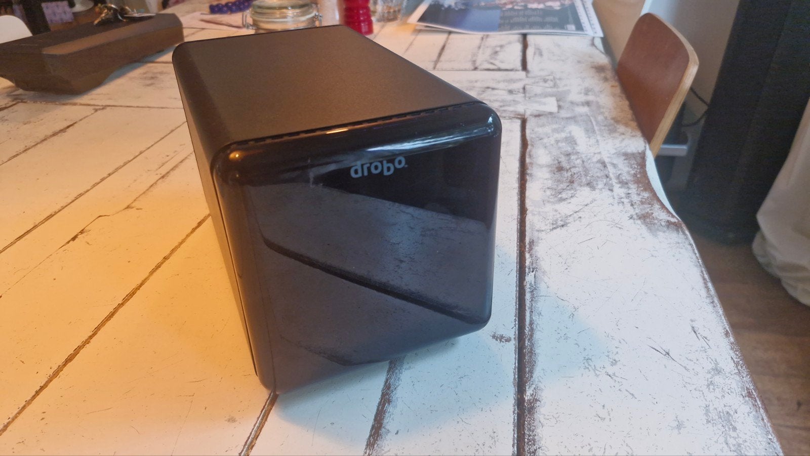 Drobo Nas syteem. Drobo4D-D.  Zonder de HDD schijven!!!, Computers en Software, Ophalen of Verzenden, Zo goed als nieuw