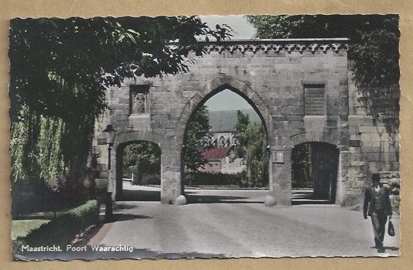Oude ansichtkaart Maastricht Poort Waarachtig 1959, Ophalen of Verzenden, 1940 tot 1960, Gelopen, Limburg