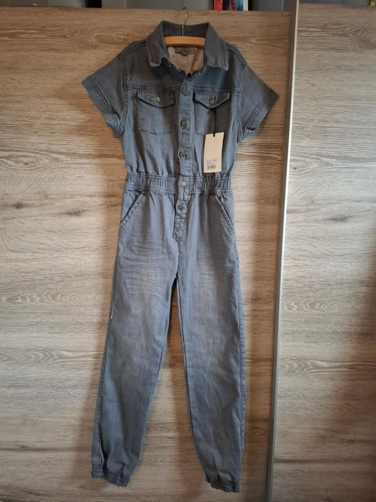 Nieuwe Koko Noko spijker jumpsuit maat 128/8Y met prijskaart, Kinderen en Baby's, Kinderkleding | Maat 128, Overige typen, Meisje