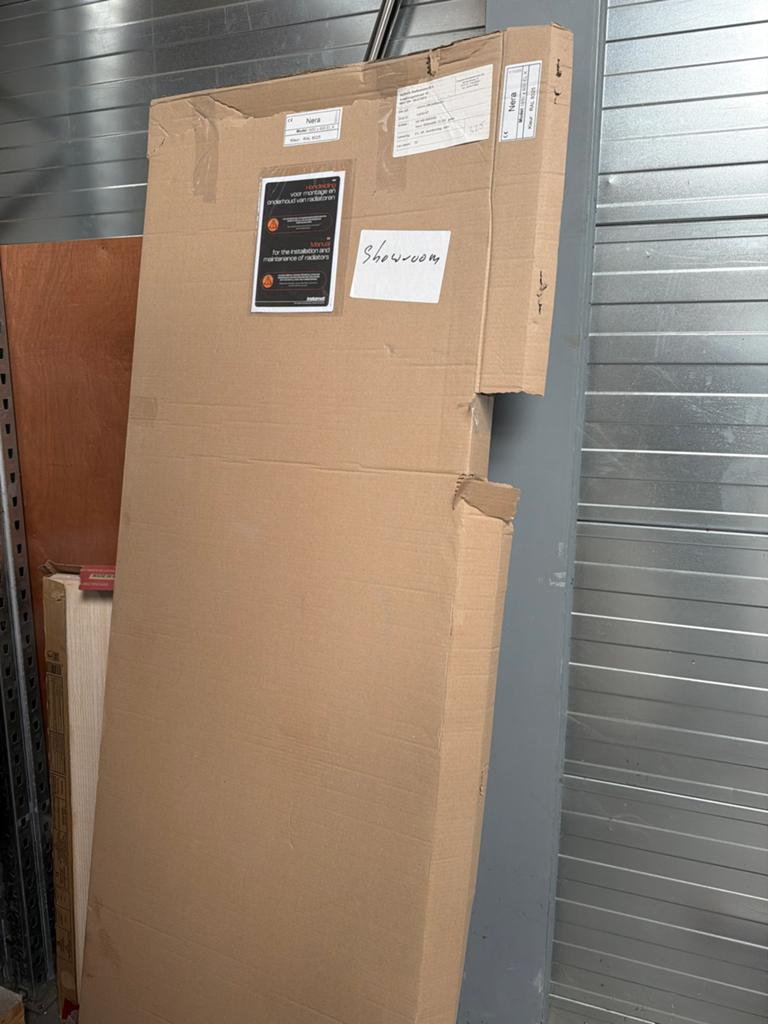 Instamat Nera elektrische badkamer radiator RAL 8025, Doe-het-zelf en Verbouw, Verwarming en Radiatoren, Ophalen, Radiator, Nieuw