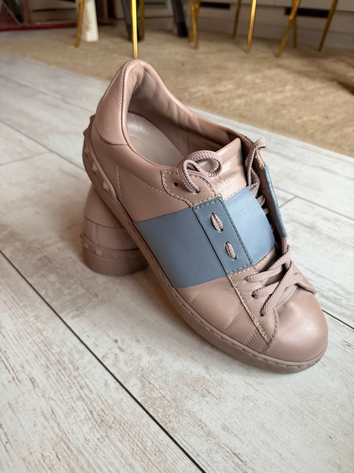 Valentino Garavani Rockstud Sneakers Maat 41 Limited Edition, Blauw, Ophalen of Verzenden, Sneakers of Gympen, Gedragen