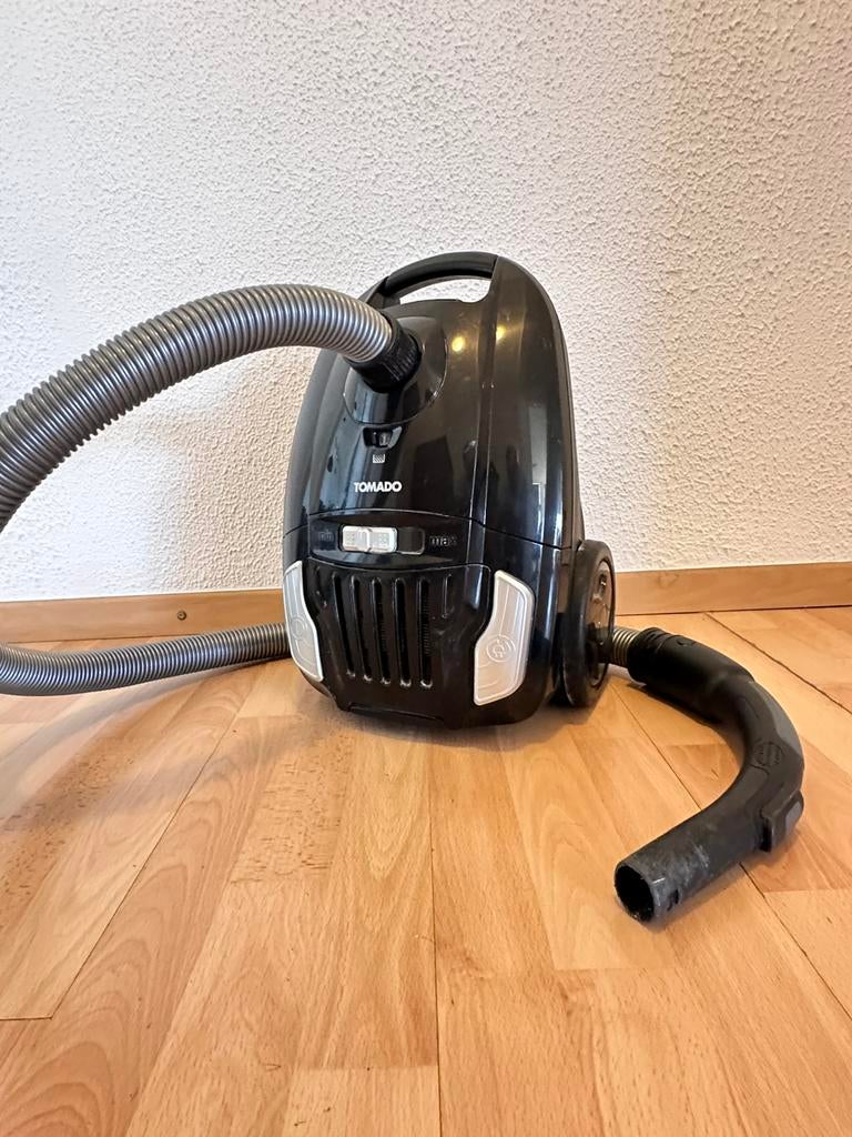 Stofzuiger Tomado slede type nog netjes, Witgoed en Apparatuur, Stofzuigers, Stofzak, Gebruikt, Overige typen, Ophalen of Verzenden