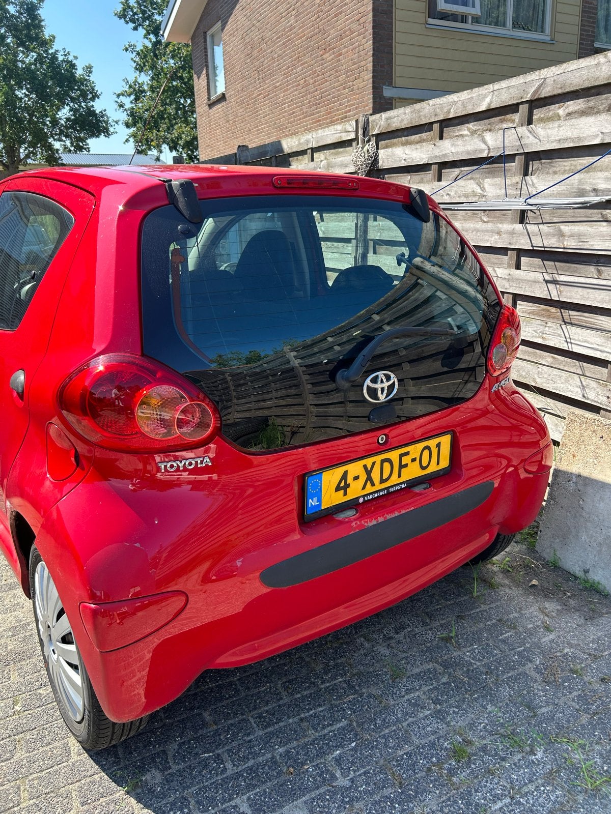 Toyota Aygo 1.0 12V Vvt-i 5DRS 2008 Rood, Voorwielaandrijving, 4 stoelen, 68 pk, Handgeschakeld