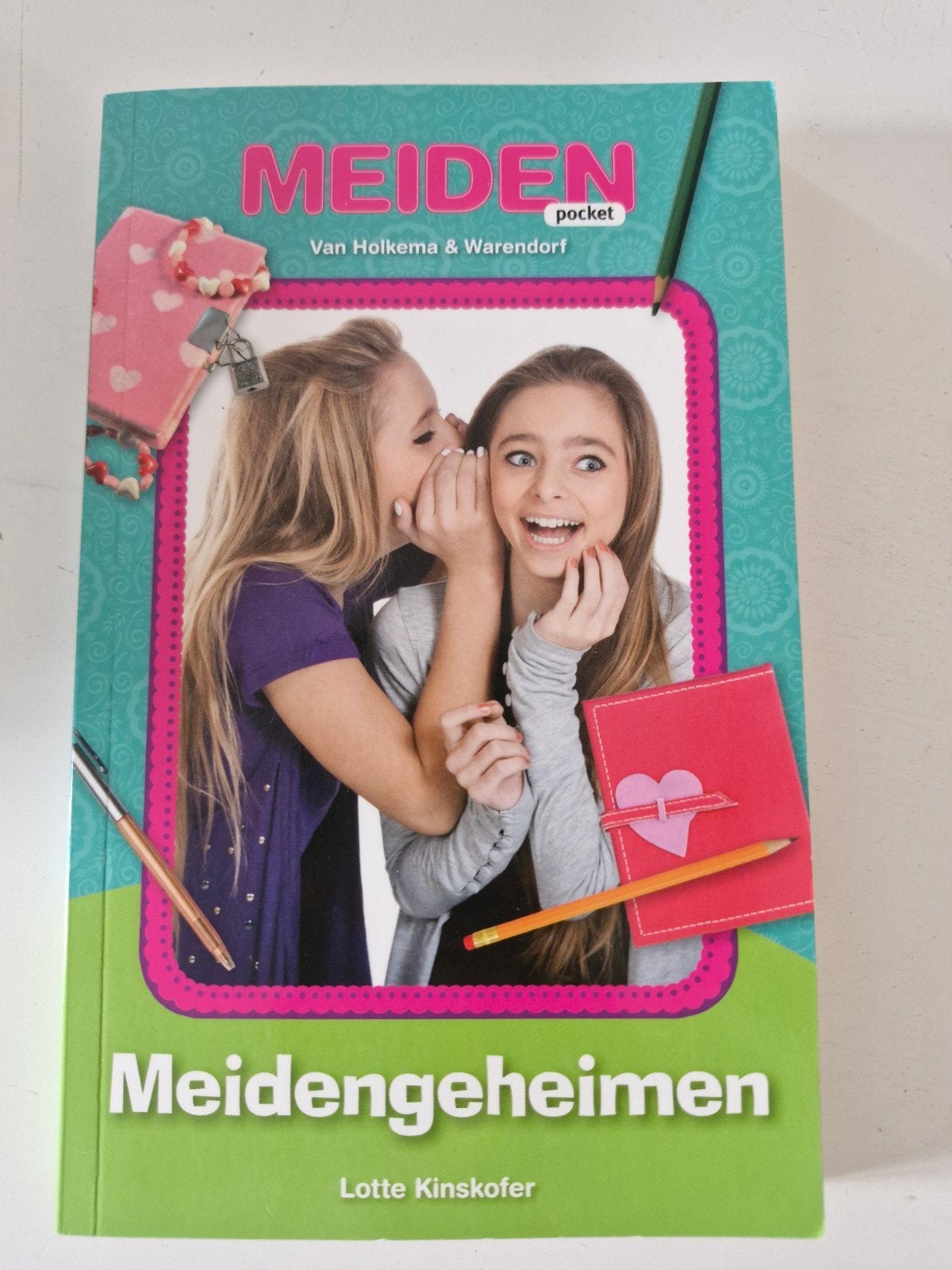 Meidengeheimen - Lotte Kinskofer (Pocket), Boeken, Ophalen of Verzenden, Zo goed als nieuw, Lotte Kinskofer, Fictie