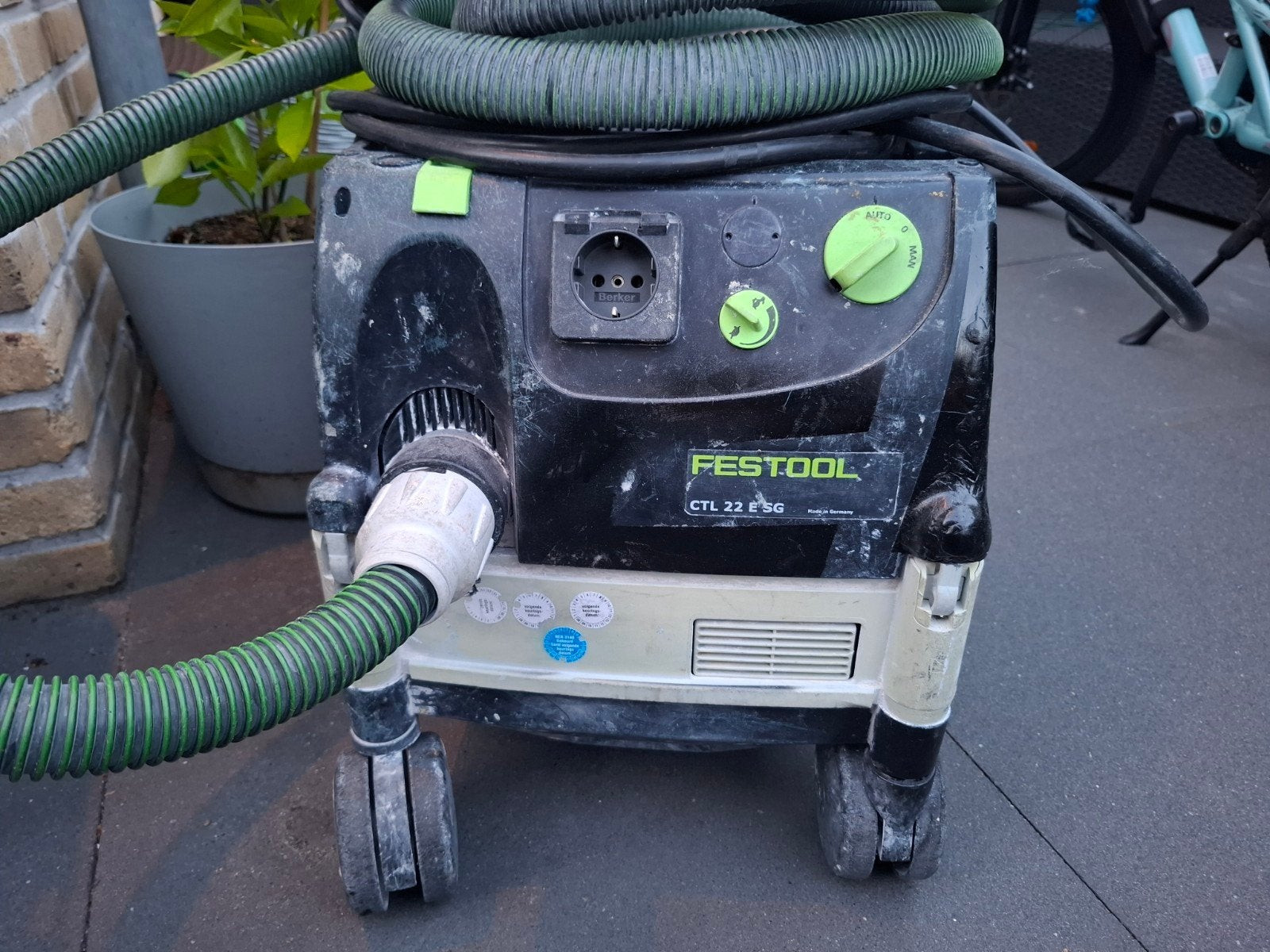 Festool CTL 22 E SG stofzuiger met nieuwe zakken, Ophalen