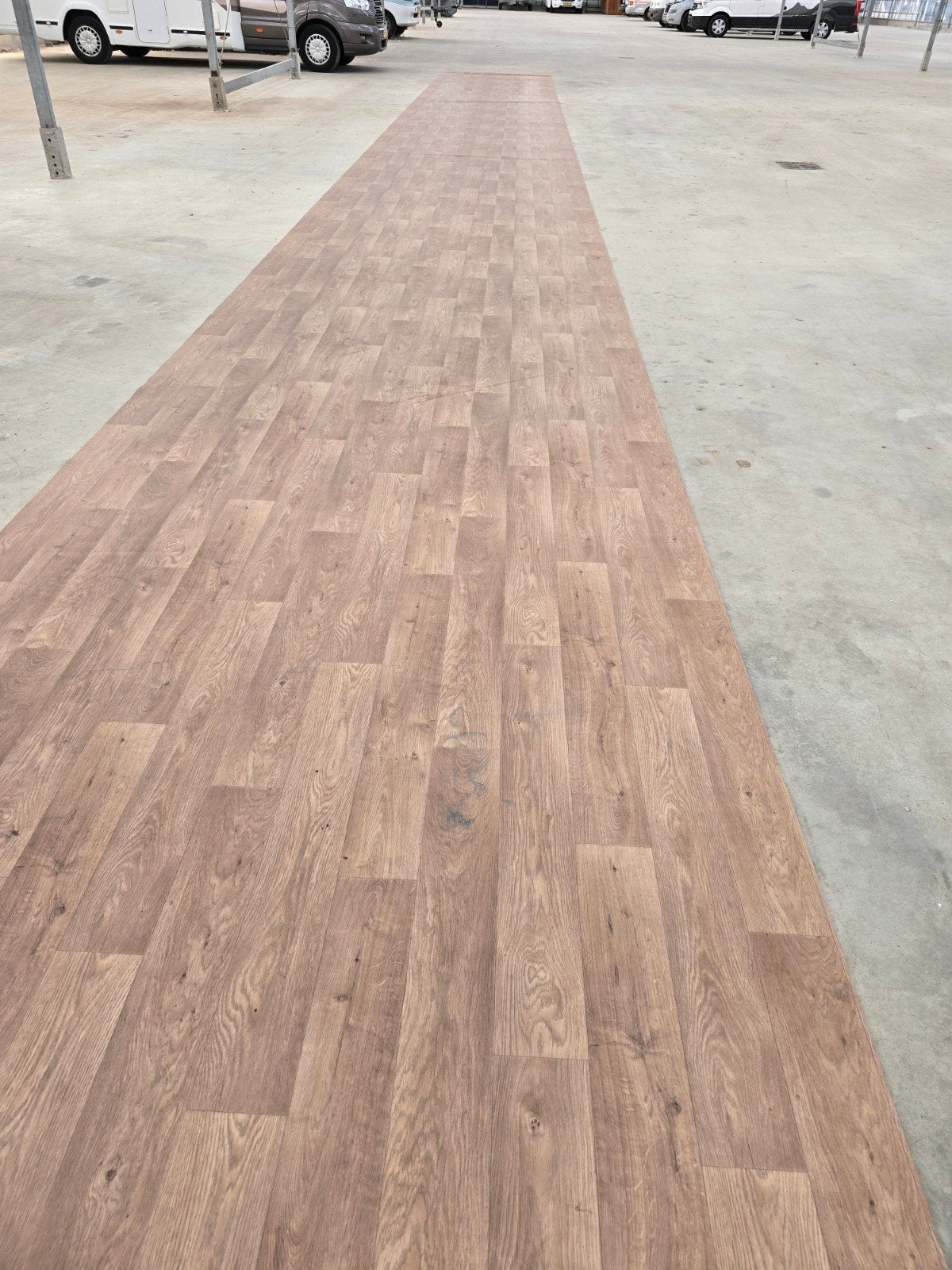mooie houtlook zware venyl. 2m breed 20m lang