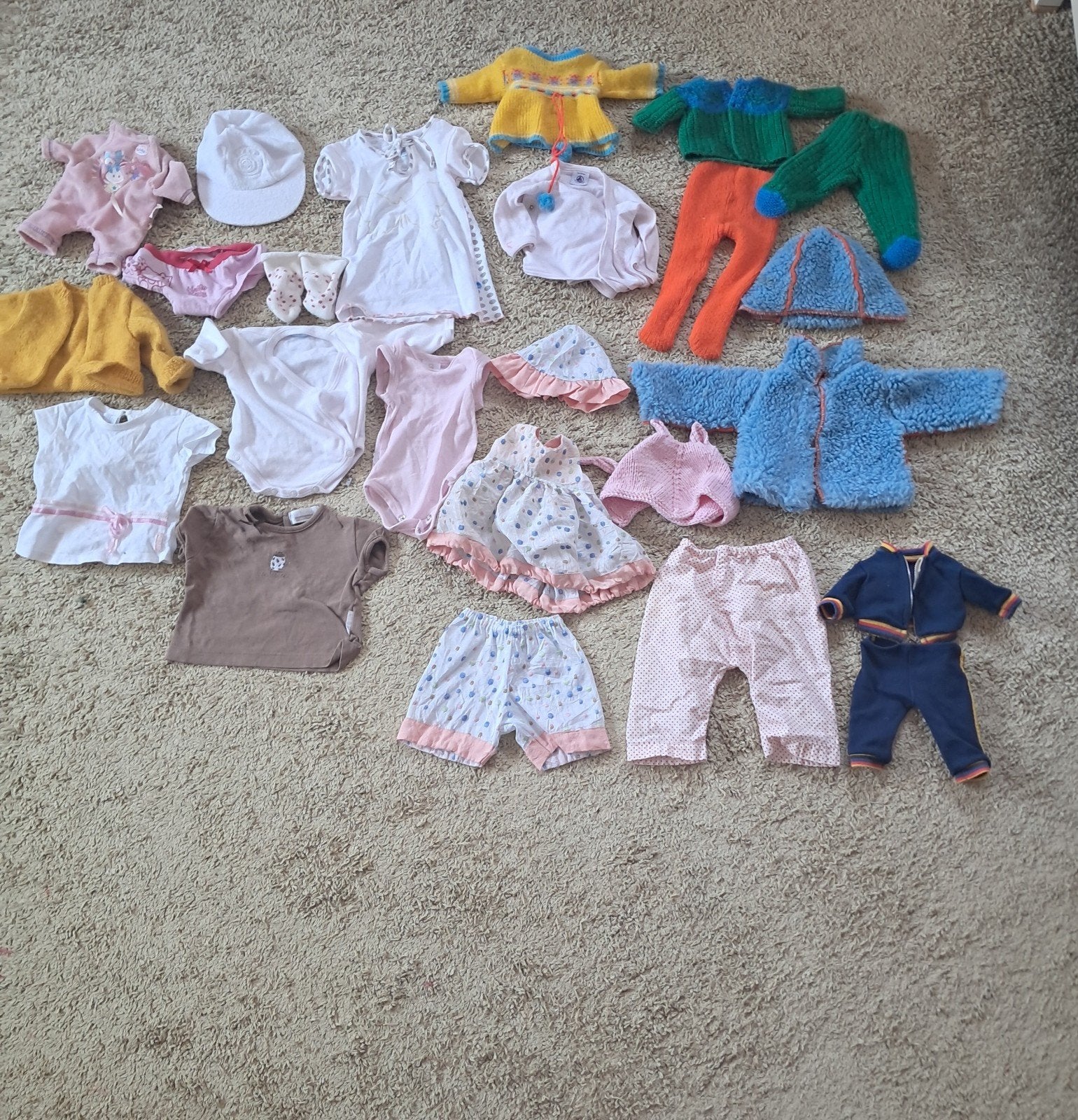Grote set poppenkleertjes voor diverse poppen, Verzamelen, Ophalen of Verzenden, Gebruikt, Kleertjes