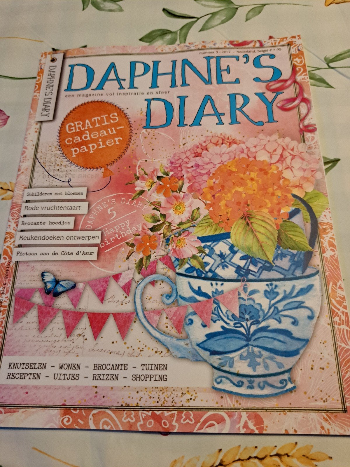 T: Daphne's Diary Magazine - Nummer 3 - 2017, Ophalen of Verzenden, Zo goed als nieuw, Overige typen