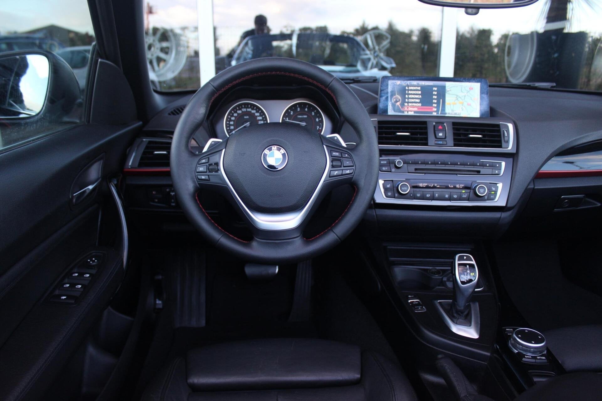 BMW 2-serie Cabrio 220i Sport | Origineel NL | Cruise contro, Automaat, Achterwielaandrijving, Gebruikt, 4 cilinders