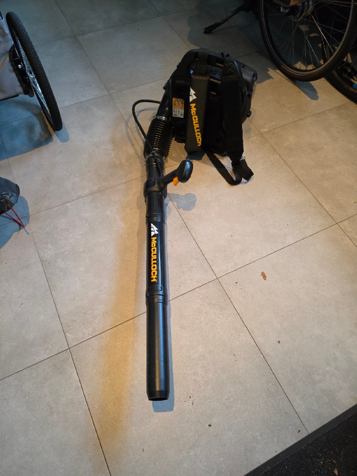 Bladblazer McCulloch GB 355BP op Benzine, Ophalen, Benzine, McCulloch, Ruggedragen