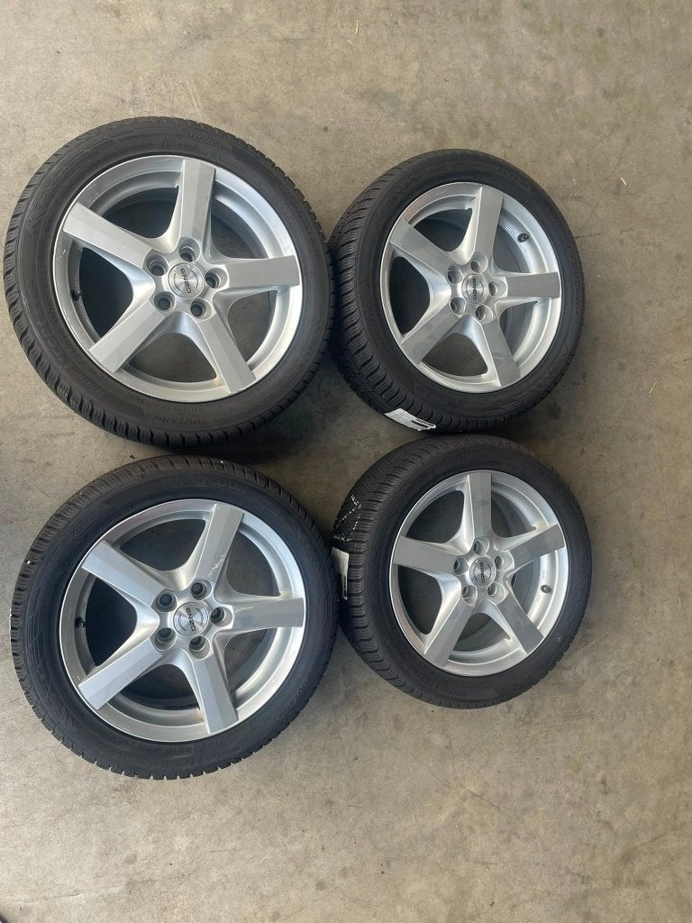 Winterset Ibiza/ Polo/ Fabia Hankook 215/45R16, Auto-onderdelen, Banden en Velgen, Ophalen, 16 inch, Banden en Velgen, Winterbanden
