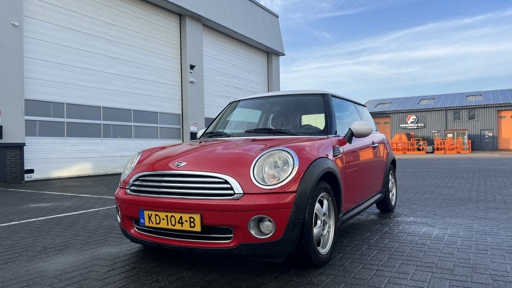 MINI Mini 1.6 Cooper (bj 2009), Voorwielaandrijving, 750 kg, 4 cilinders, 4 stoelen