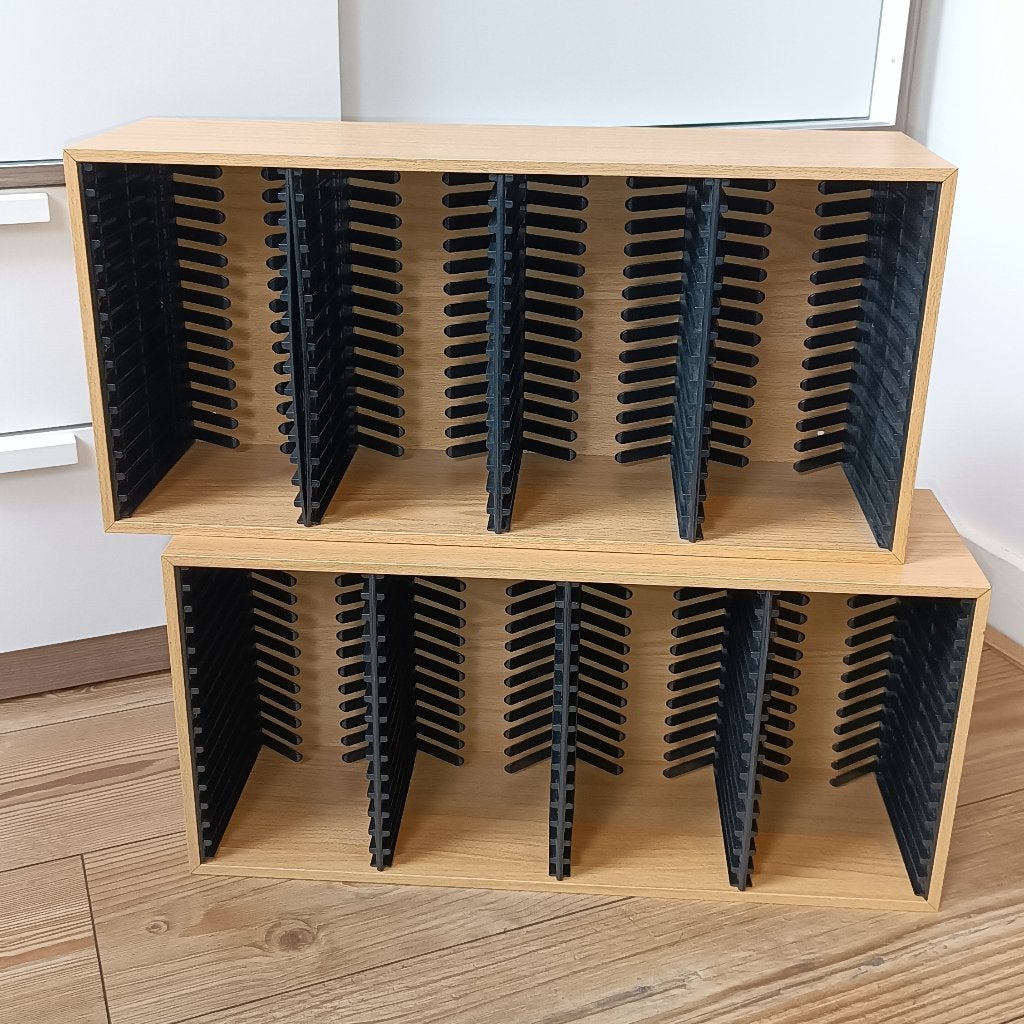 CD-rek hout, twee stuks, 2 x 60 CD's, Ophalen, Gebruikt, 75 tot 150 discs, Cd's
