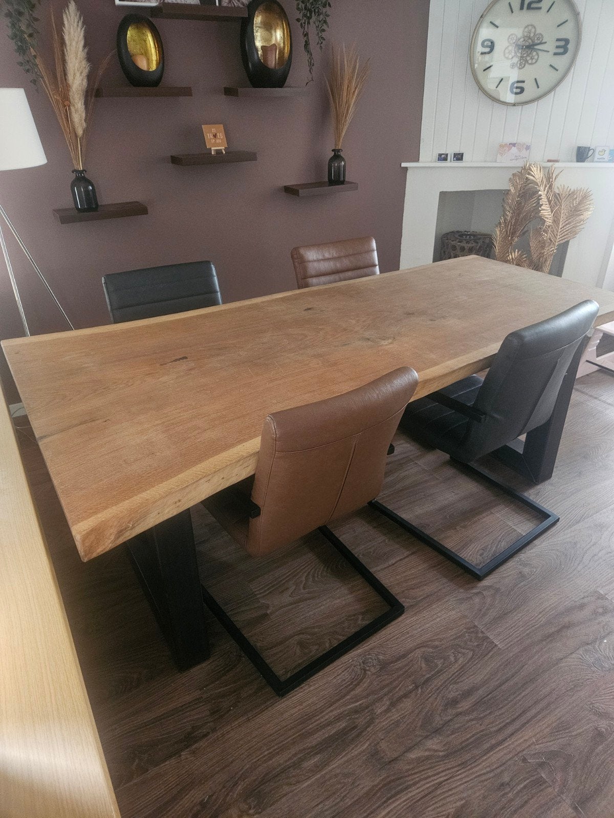 Robuust houten tafel. Eventueel met stoelen verkrijgbaar., Antiek en Kunst, Ophalen of Verzenden