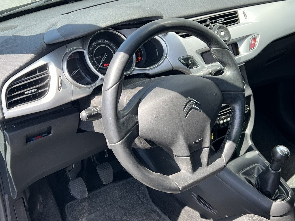 Citroën C3 1.4 VTi Ligne Business | Cruise | Trekhaak, Voorwielaandrijving, Euro 5, Parkeersensor, Zwart