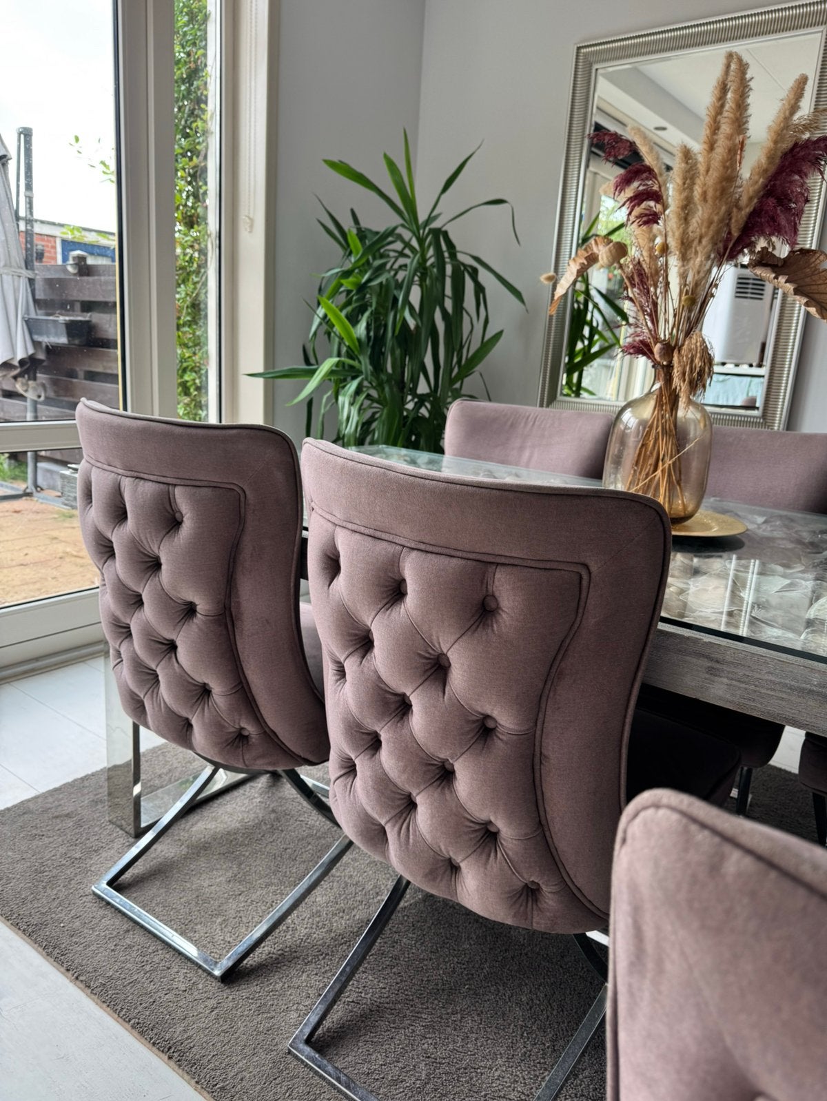 Eetkamerstoelen, Ophalen of Verzenden, Zo goed als nieuw, 75 m² of meer, Tapijttegels