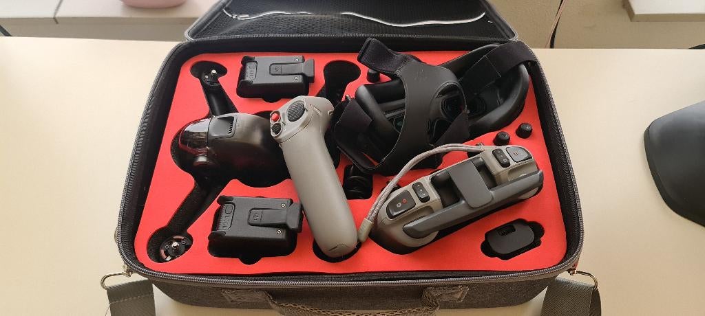 Dji FPV Drone, Bril, Motion, Controller, 2 Accus, Audio, Tv en Foto, Drones, Gebruikt, 5 tot 10 kilometer, 15 tot 30 minuten, DJI