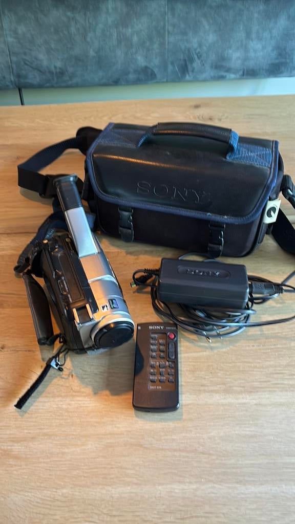 Digital video camera recorder Sony DCR-TRV210E, Ophalen of Verzenden, Hi 8