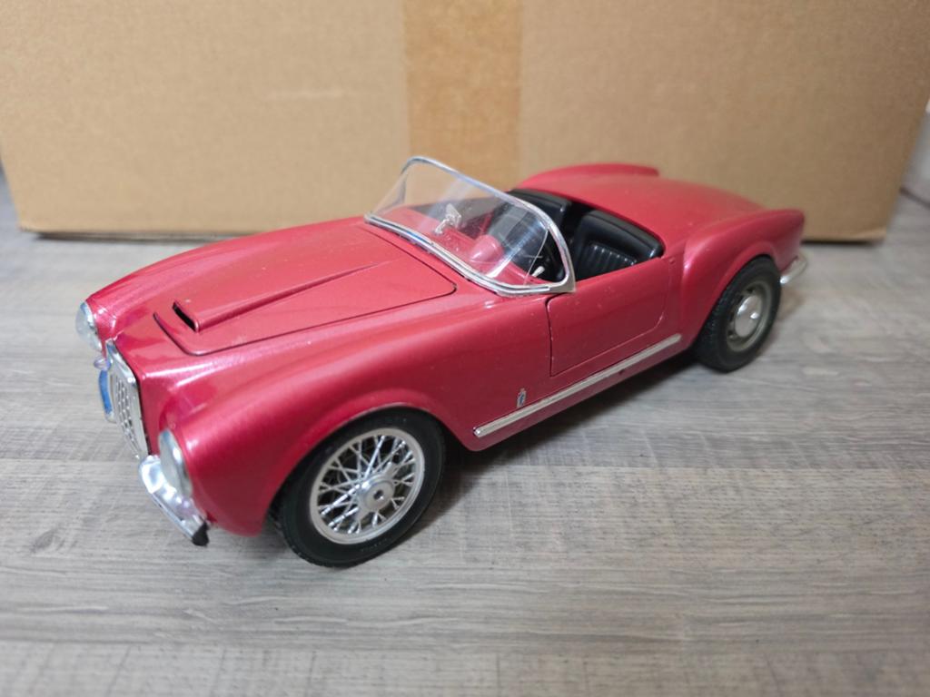 Lancia aurelia B24 Spider 1955 burago 1:18, Ophalen of Verzenden, Gebruikt, Auto, Overige merken