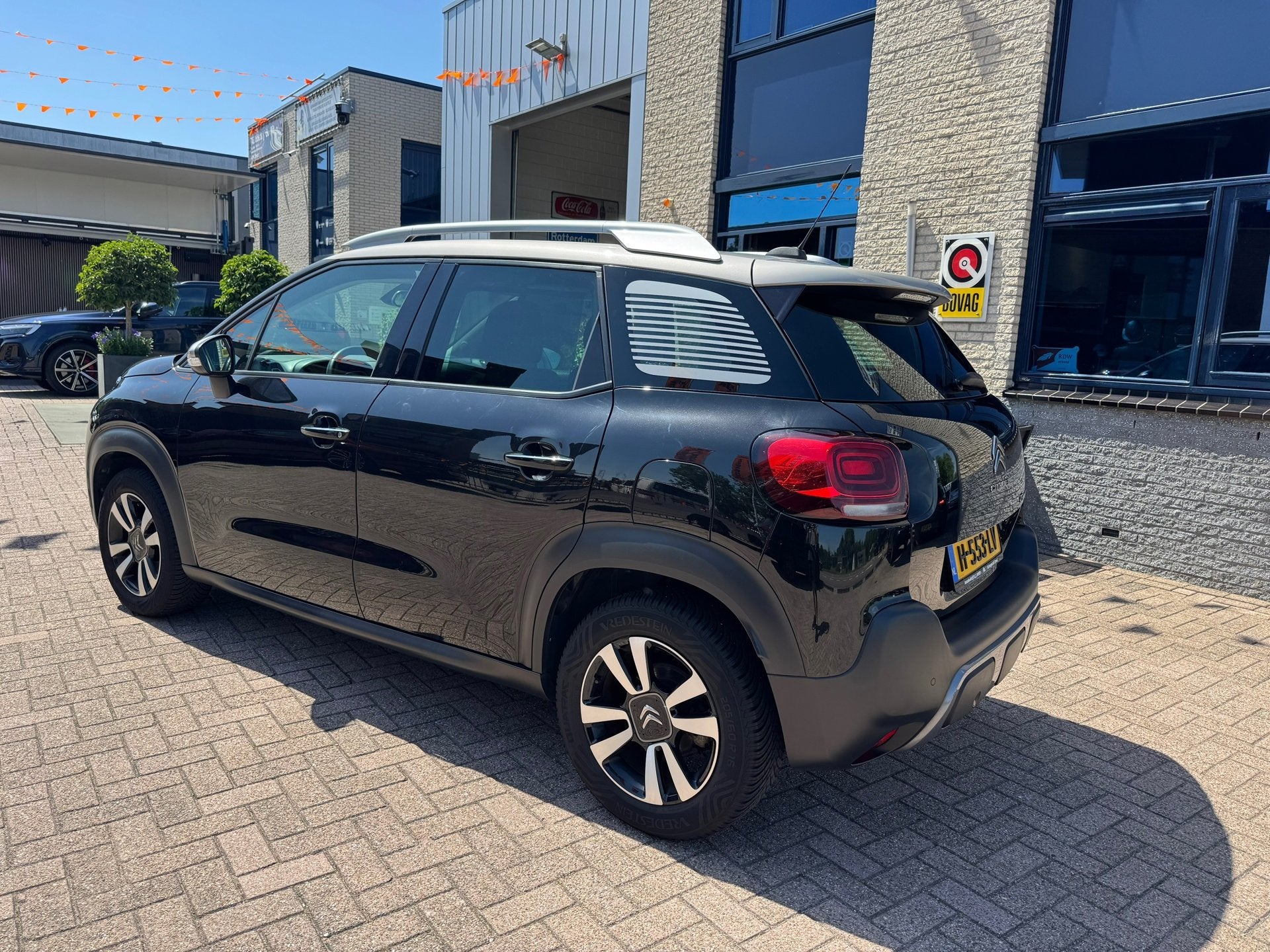 Citroen C3 Aircross 1.2 PureTech S&S Shine- carplay, Voorwielaandrijving, 840 kg, Gebruikt, Euro 6