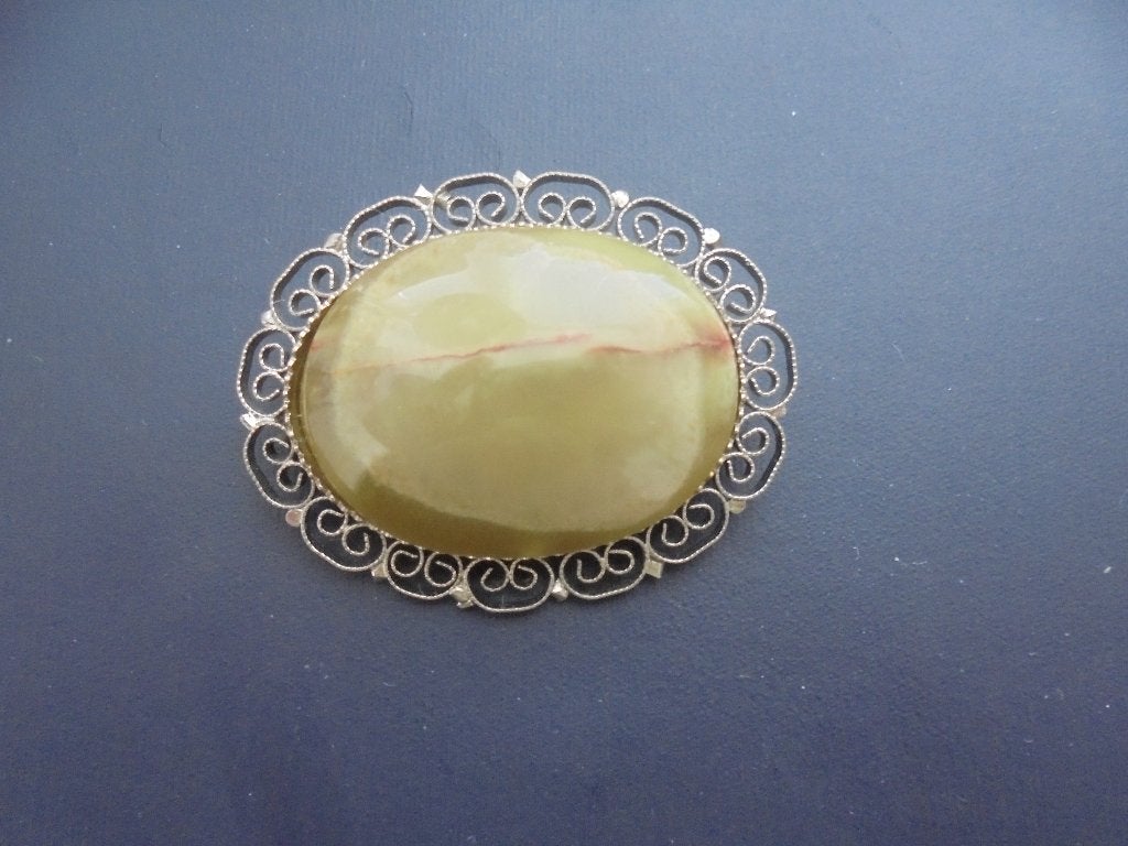 Antieke broche agaat met filigraan rand, Overige materialen, 4 tot 7 cm, Ophalen of Verzenden, Zo goed als nieuw