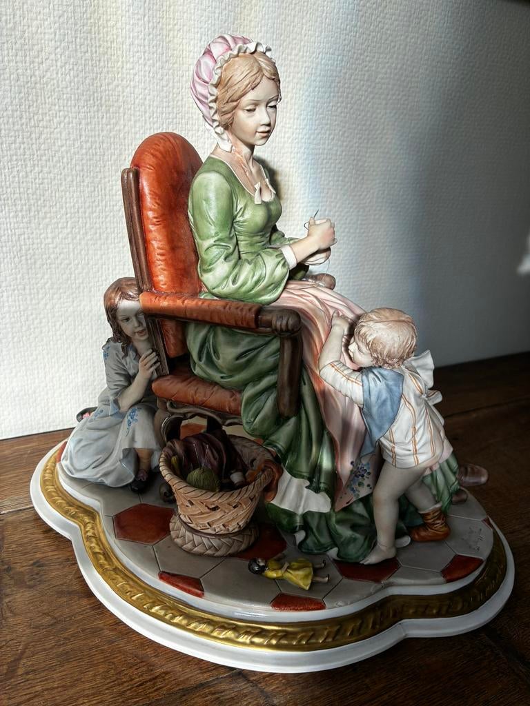 Sandro Maggioni, Capodimonte, Naaiende moeder met 2 kinderen, Verzamelen, Beelden en Beeldjes, Ophalen, Gebruikt, Mens