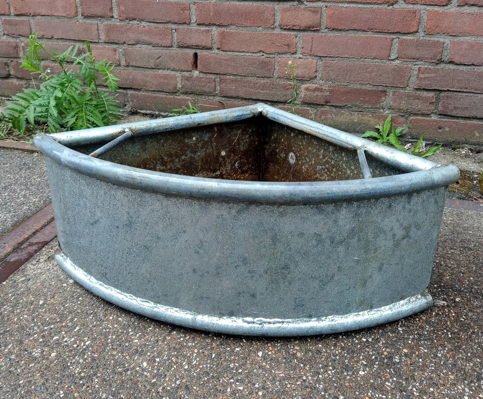 vee voerbak hoekbak plantenbak, Ophalen of Verzenden, Nieuw, Rond, Metaal