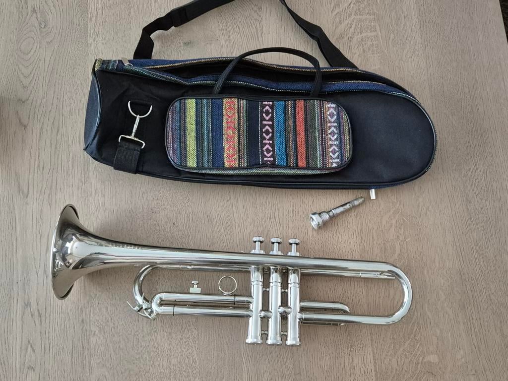 Schenkelaars Dynamic Super bes trompet, Ophalen of Verzenden, Zo goed als nieuw, Bes-trompet