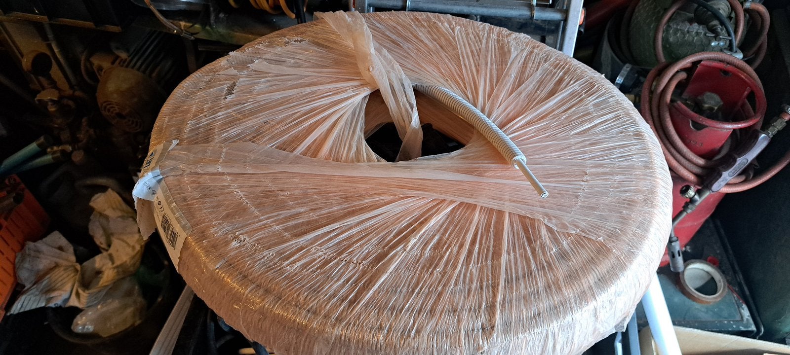 Aangebroken rol coax in flexbuis, Ophalen, Nieuw, Kabel of Snoer