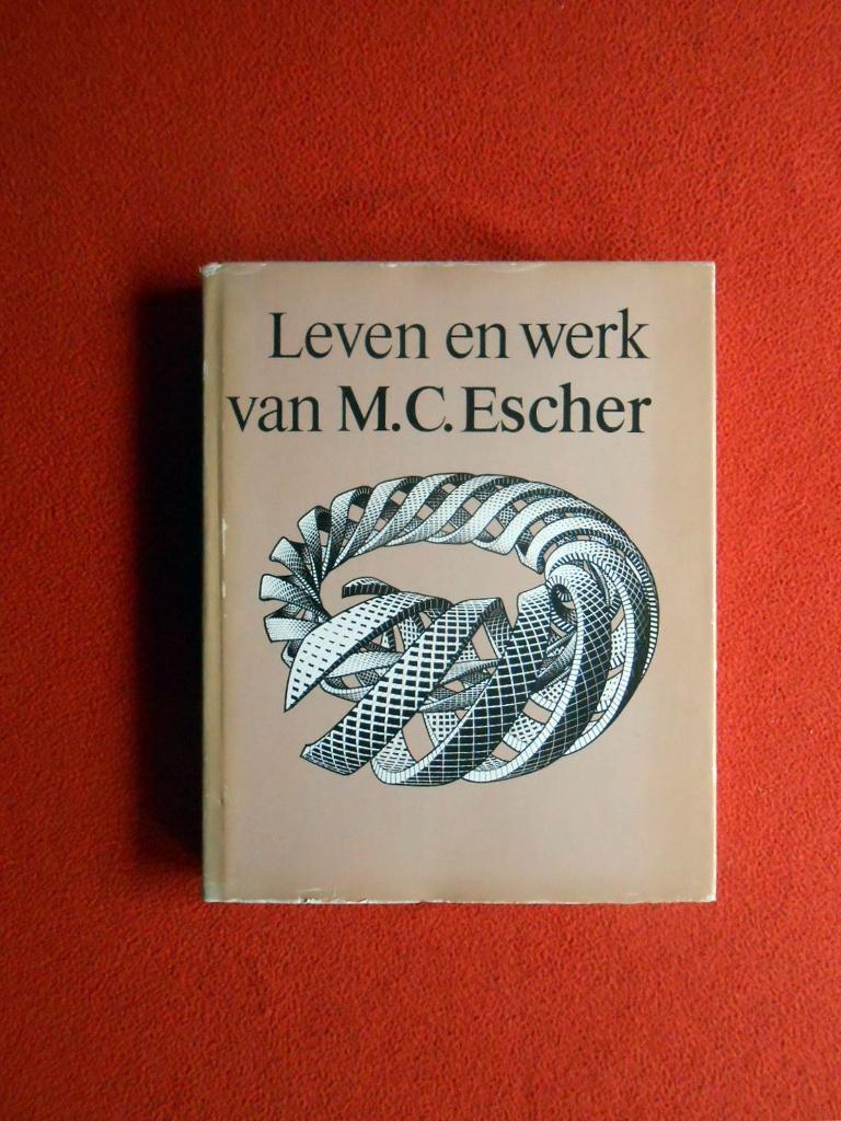 Leven en werk van M.C. Escher (hardcover), Boeken, Kunst en Cultuur | Beeldend, Zo goed als nieuw, Schilder- en Tekenkunst, Ophalen of Verzenden