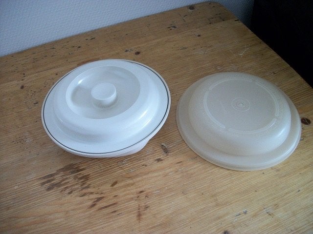 Tupperware Magnetron Schaaltje  ( met afsluitdeksel, retro ), Ophalen of Verzenden, Gebruikt, Schaal