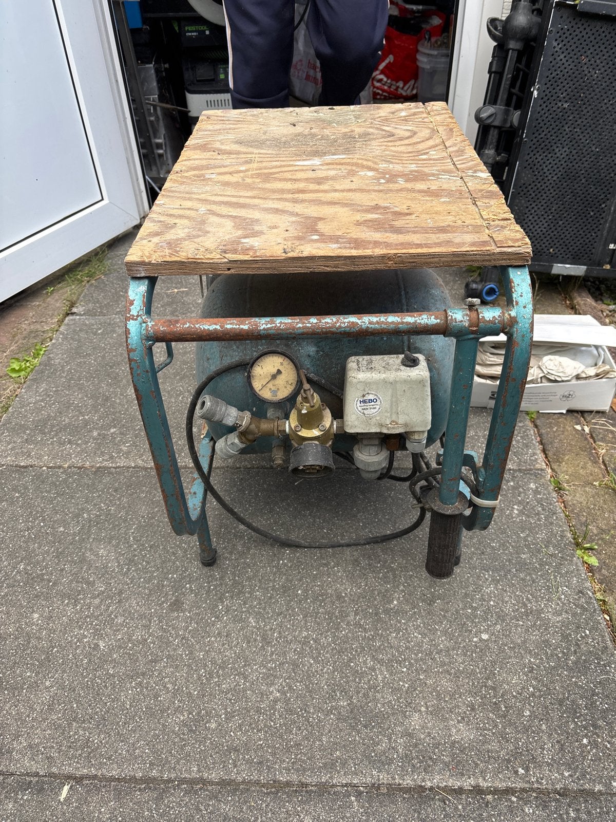 Gebruikte Compressor - Ideaal voor diverse klussen, Gebruikt, 6 tot 10 bar, Ophalen of Verzenden, Minder dan 200 liter/min