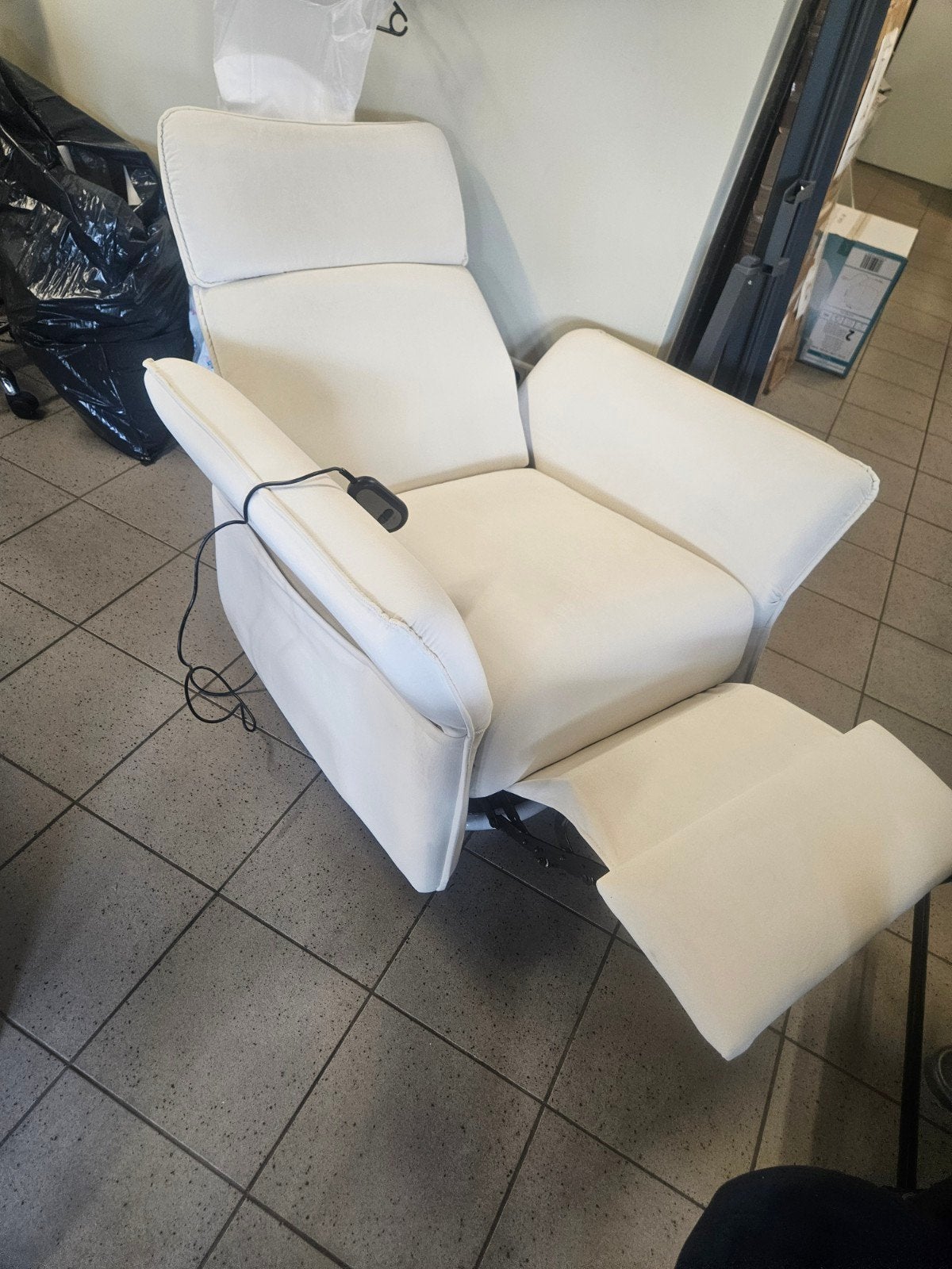 Luxe elektrische ligstoel - nieuwstaat!, Ophalen, Nieuw, Stof