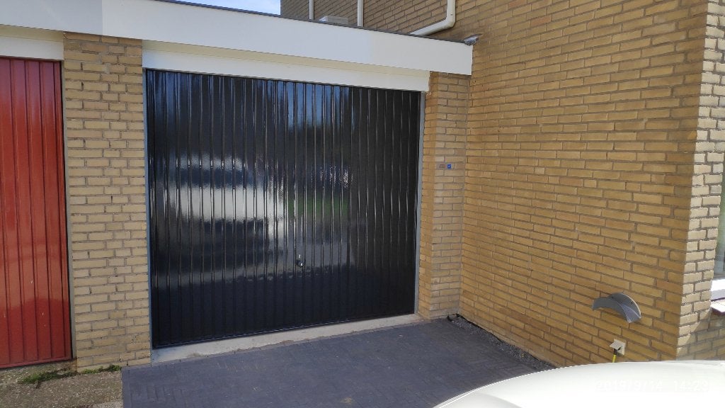 Hörmann kanteldeur 240x210 + motor, codepaneel & remotes, Ophalen, Gebruikt, Garagedeur, Metaal