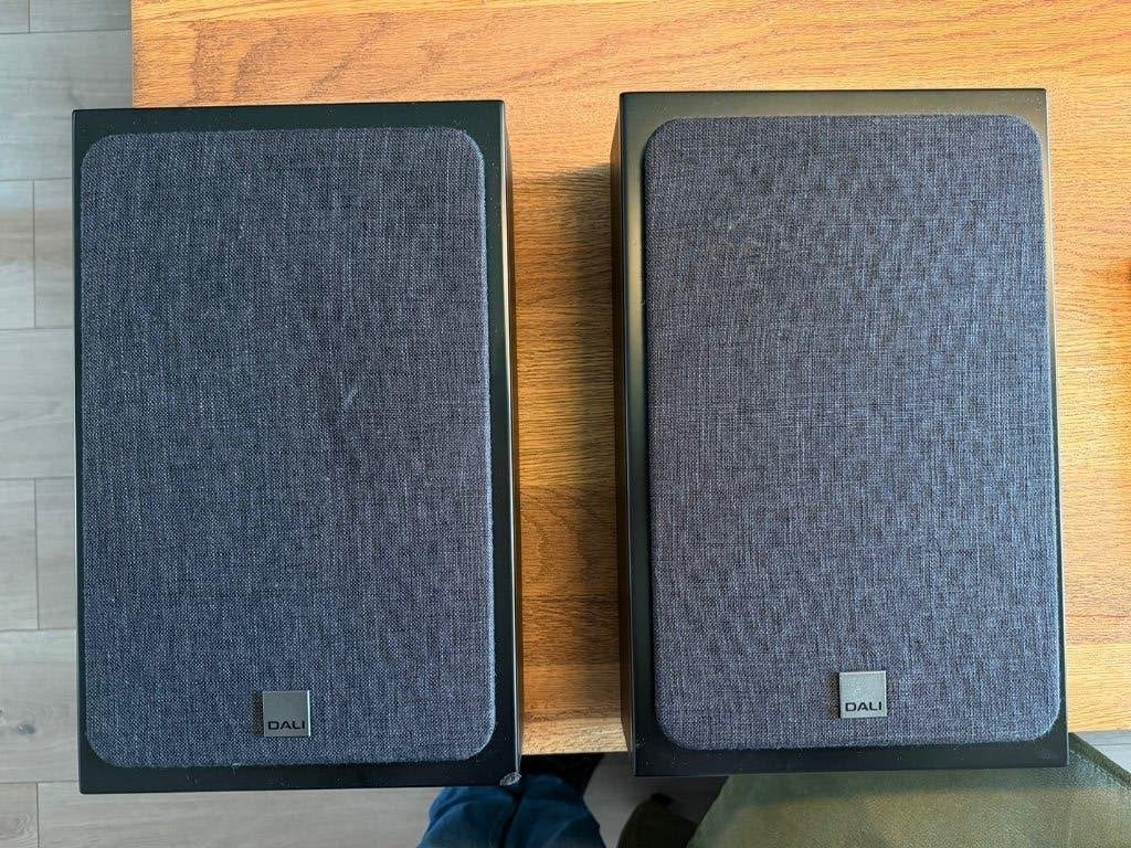 Set Dali Oberon on wall speakers, Ophalen of Verzenden, Zo goed als nieuw, 60 tot 120 watt, Dali