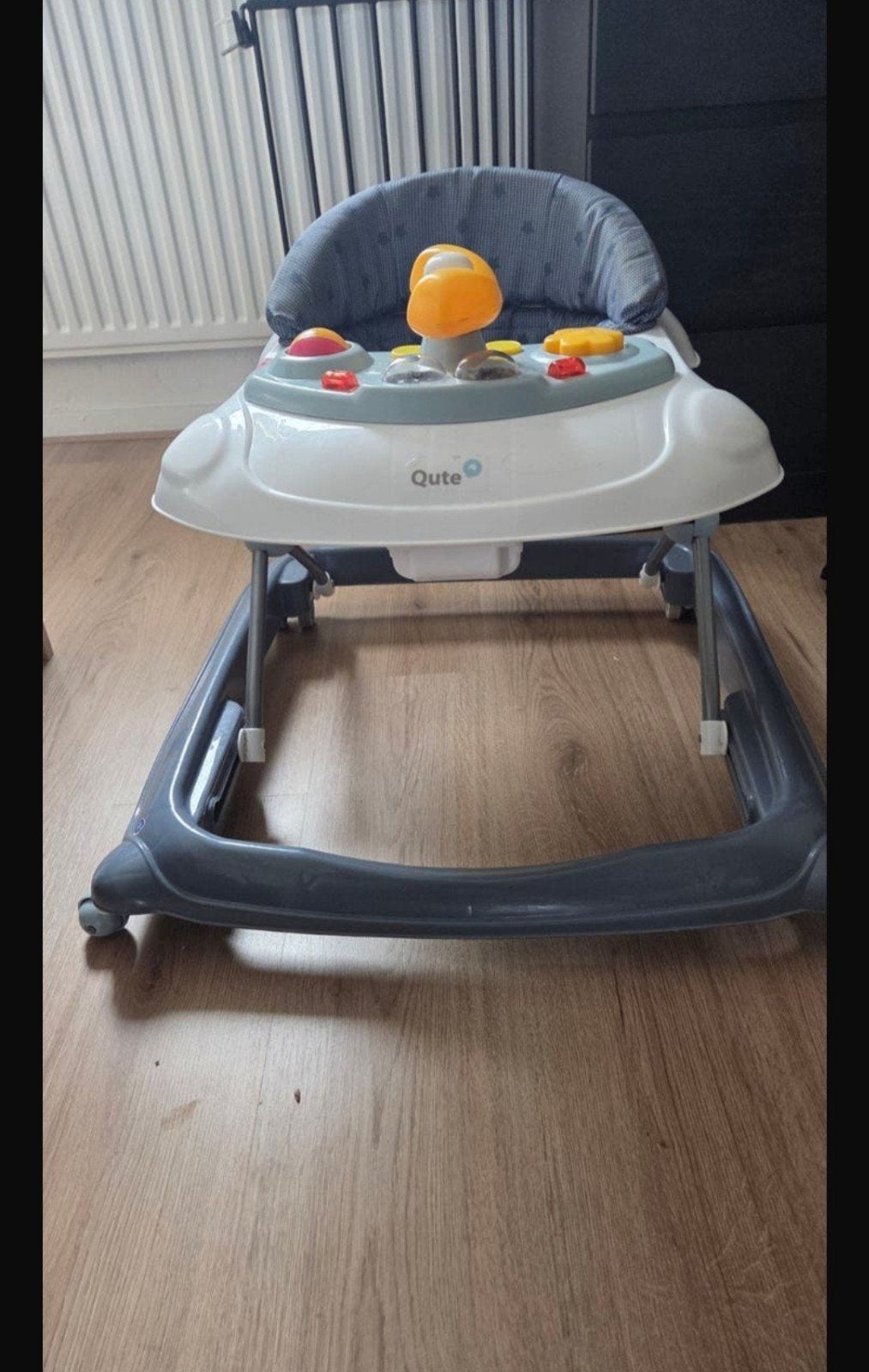 Qute Baby Walker - Loopstoel, Kinderen en Baby's, Ophalen, Zo goed als nieuw