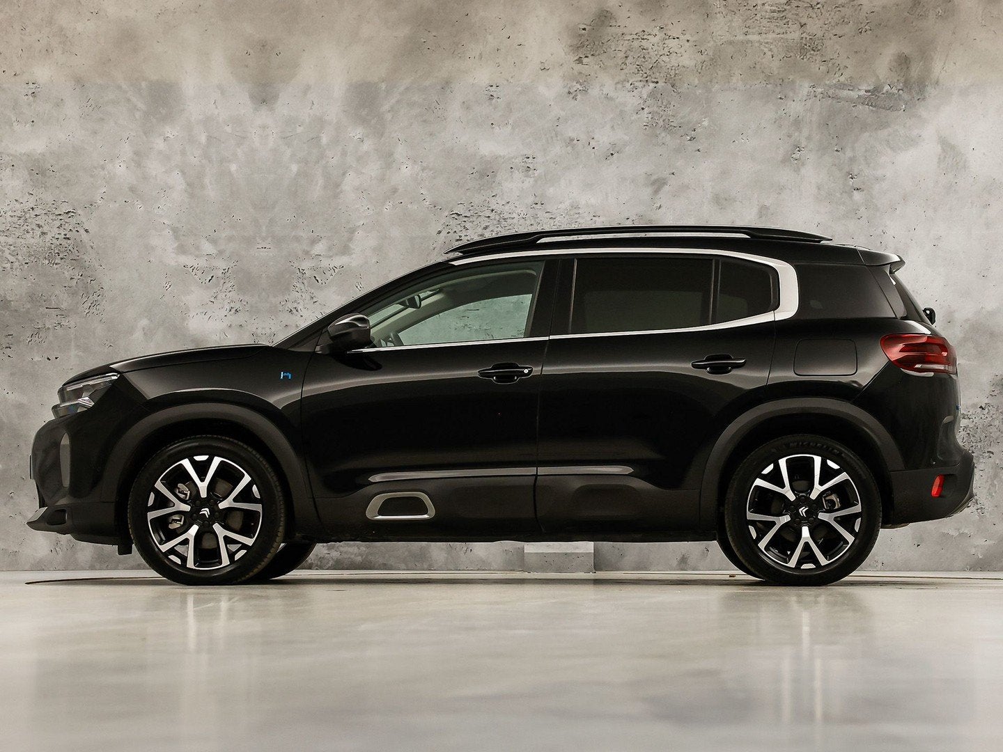Citroën C5 Aircross 1.6 Plug-in Hybrid 225 Shine 225Pk Auto, Auto's, 12 maanden, 77 km/l, Gebruikt, 4 cilinders
