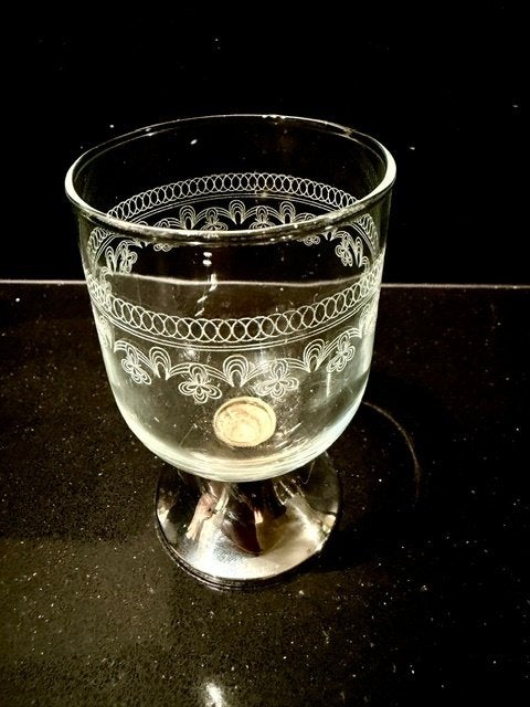 Geslepen borrel- of likeurglas met zilveren voet (1950-1960), Ophalen of Verzenden